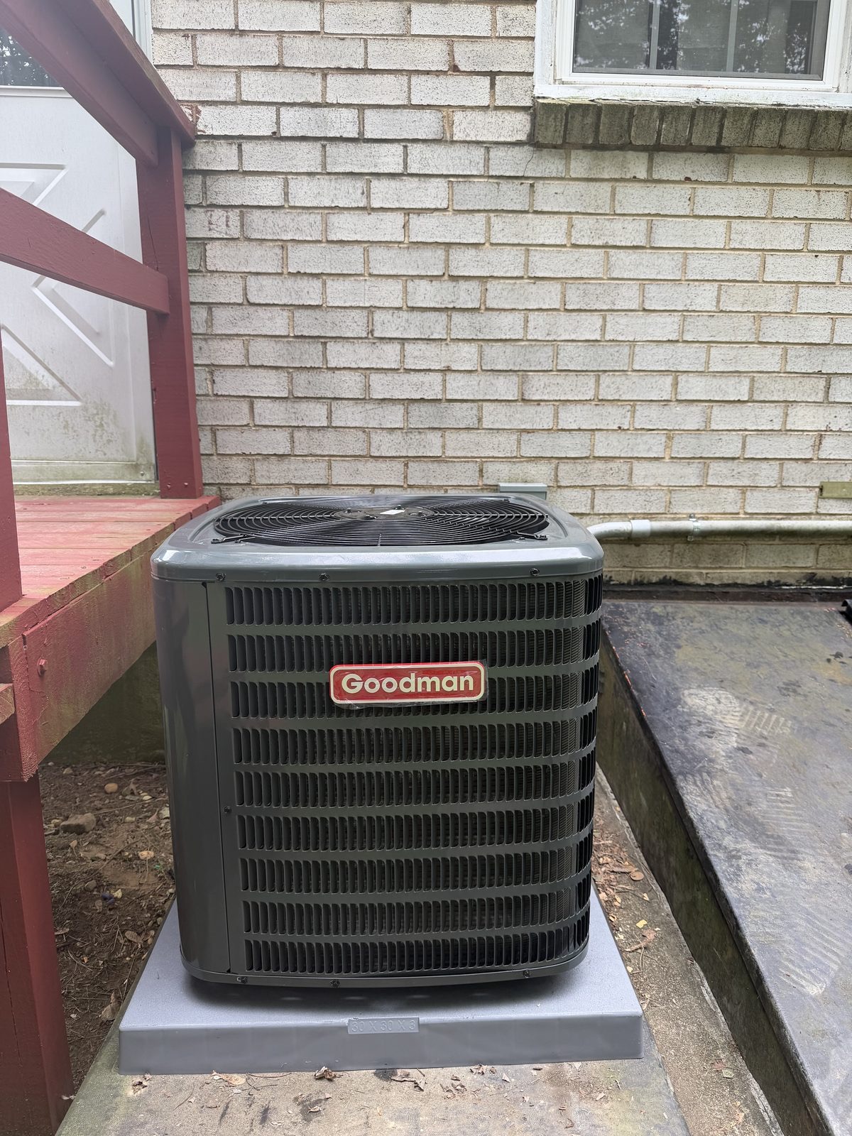 Goodman AC condenser installed at a Philadelphia row home by Lumen Heating and Cooling